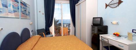 Hotel Solemare Альбенга Экстерьер фото